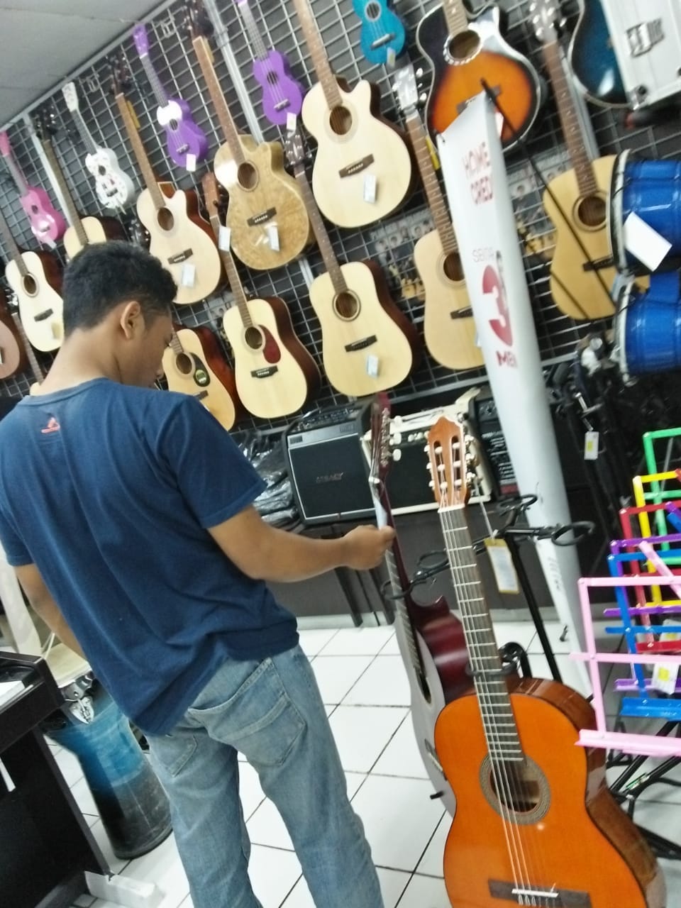 DHIMAS SATRIA WICAKSONO Medium Dhimas satria wicaksono medium