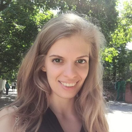 Dorina Alberti – Medium