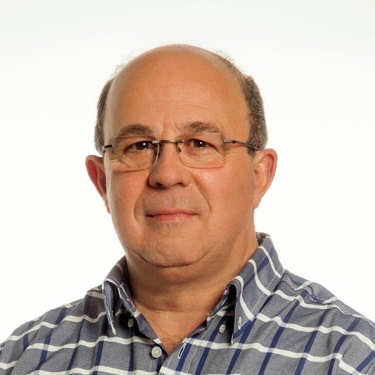 About José Almeida Medium