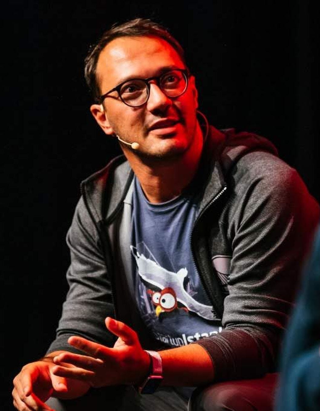 ozan-s-nmez-medium