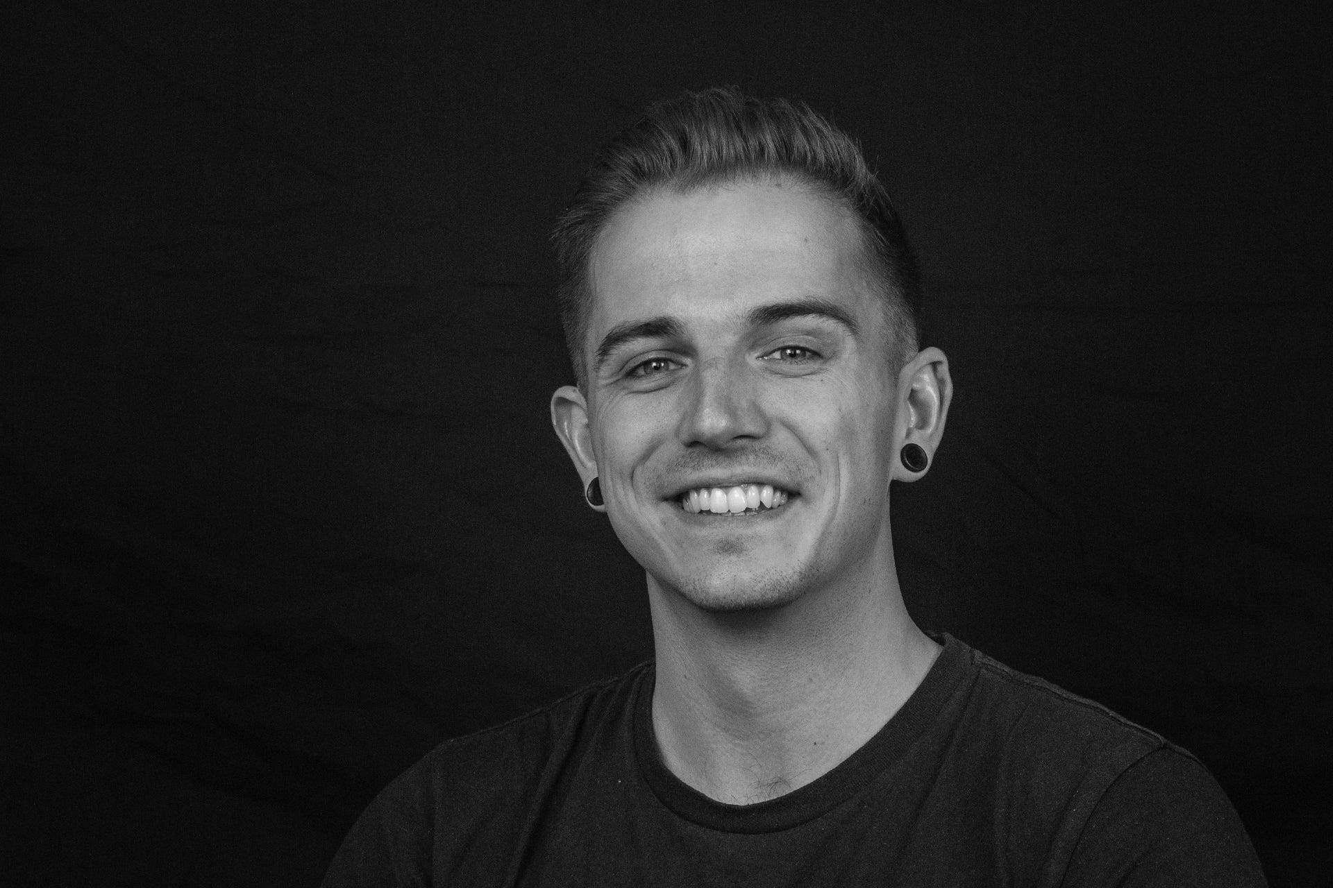 Mathew Parry – Medium