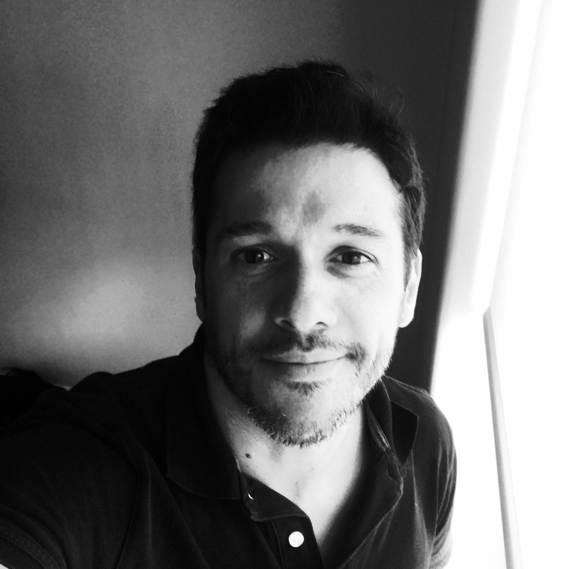 Nelson Mendes Medium