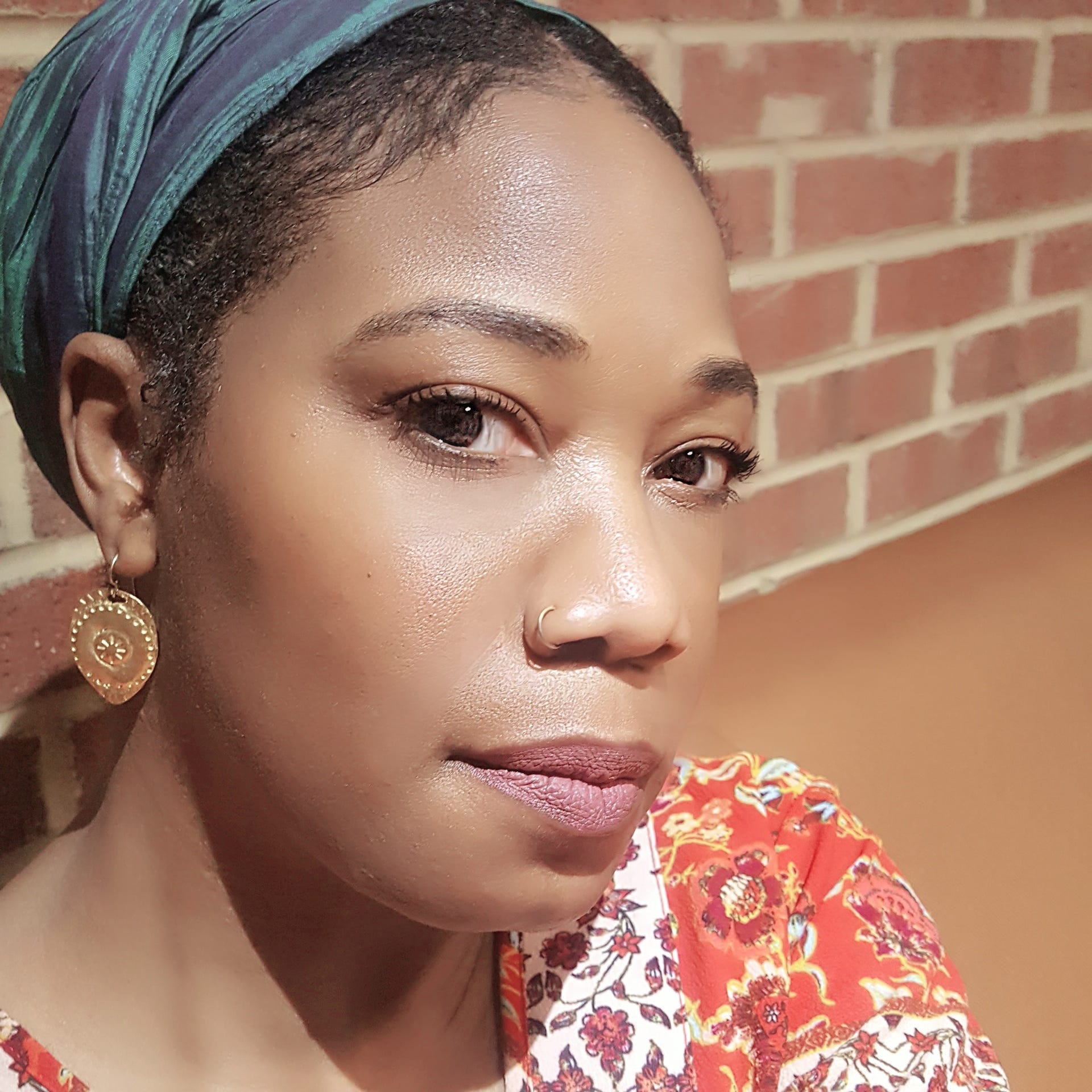 About d.d. wallace Medium