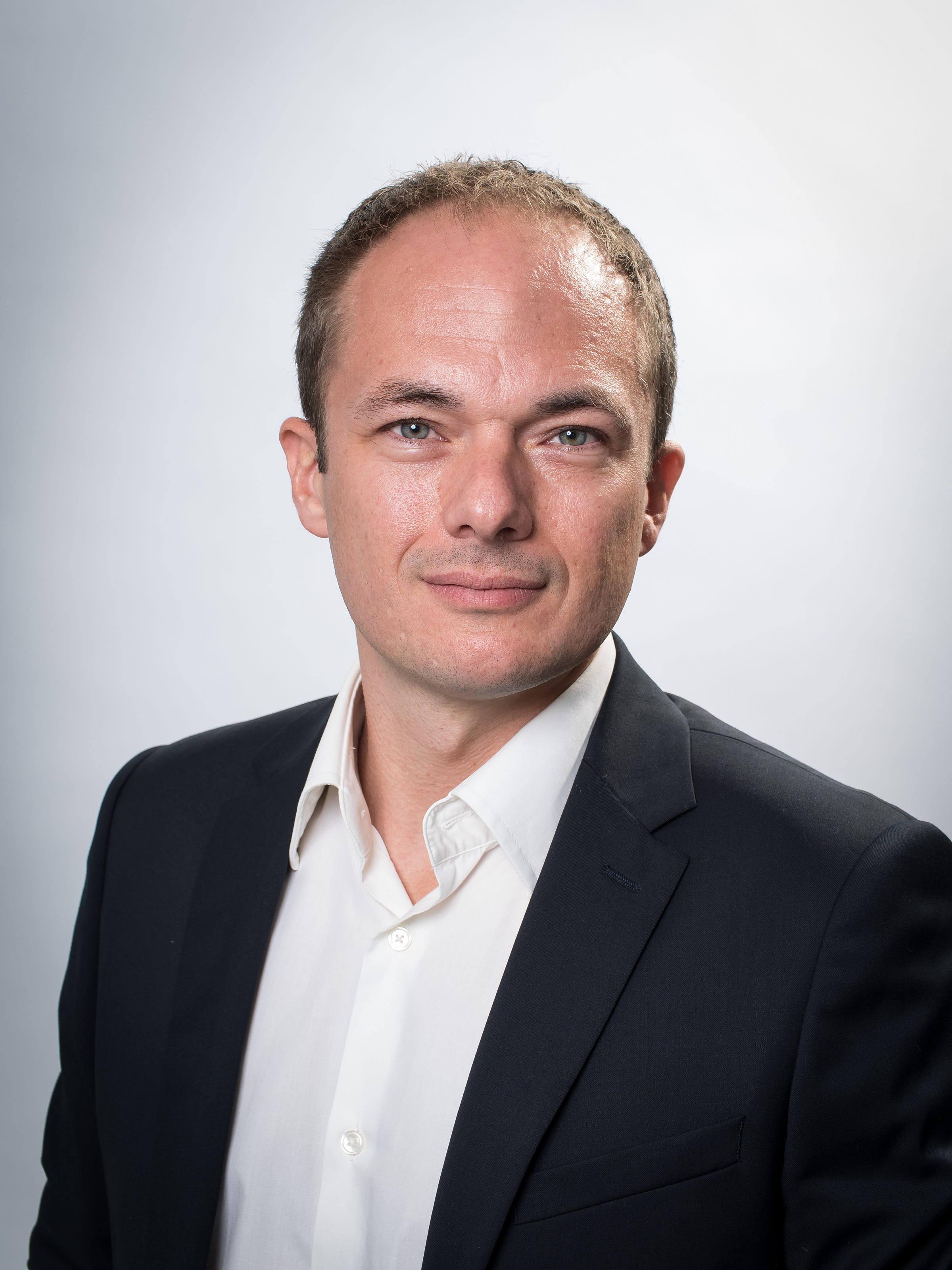 Jonathan Girard Medium