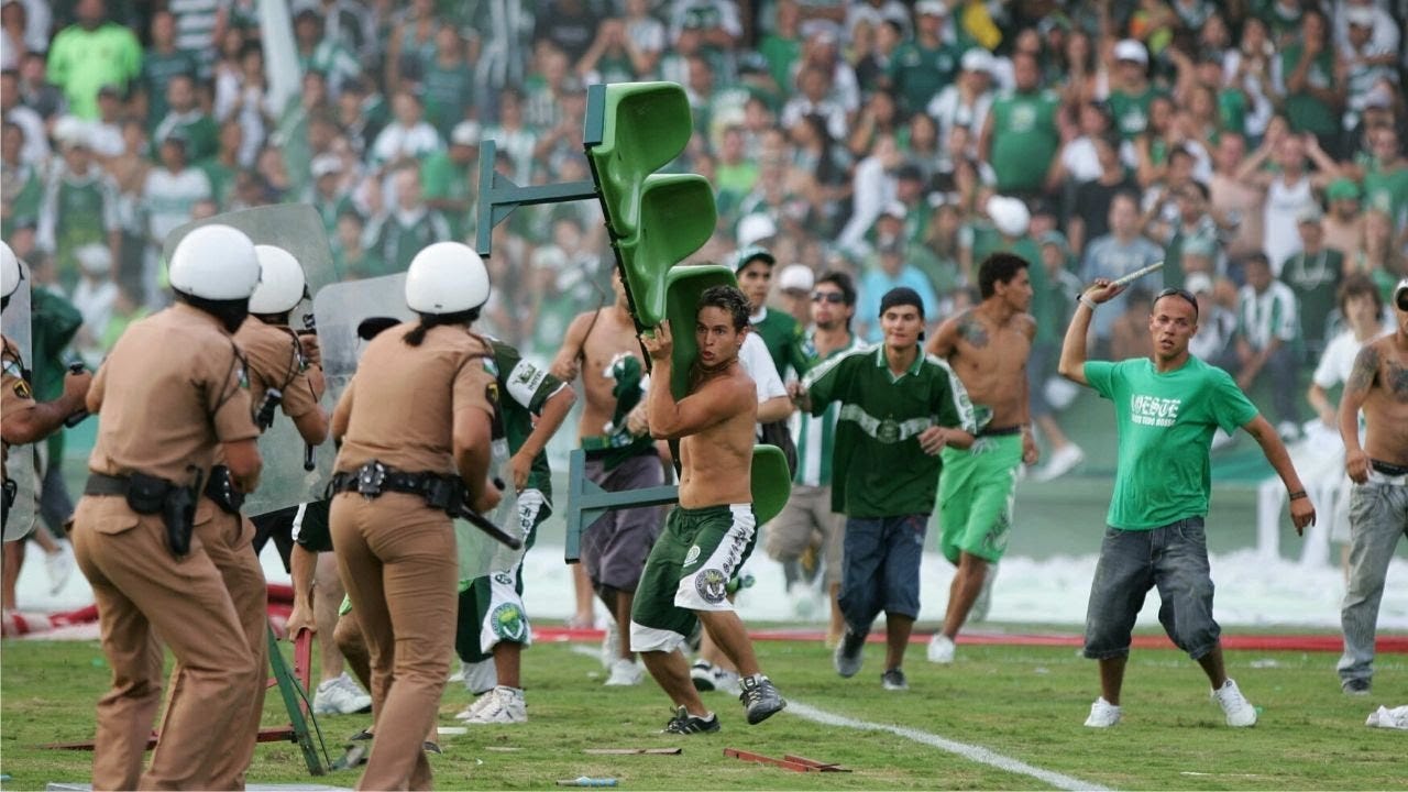 A origem do futebol no Brasil e como esse esporte se tornou tão popular no  nosso país - Feras do Esporte