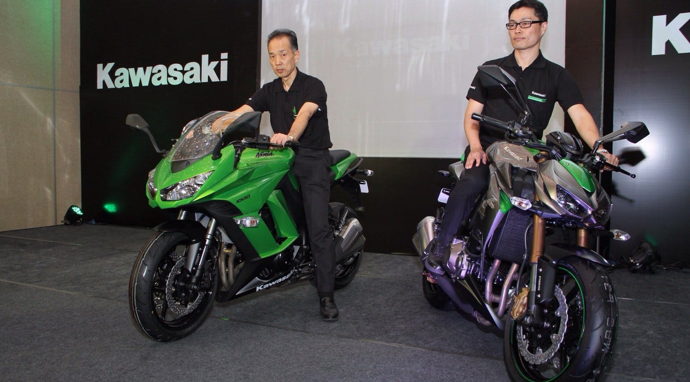 India Kawasaki Motors launches Z1000 streetfighter, Ninja 1000 sport-tourer  at Rs 12,50,000 ex-showroom | by Tushar Burman | Motovore
