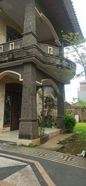 Sewa Kosongan Rumah Semi Villa 5 Kamar Tidur Tukad Batanghari Renon Panjer Denpasar Selatan