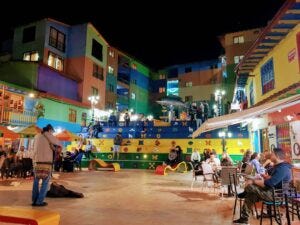 Plazoleta del Zócalo, centro de actividad nocturna. Foto: www.expotur-eco.com