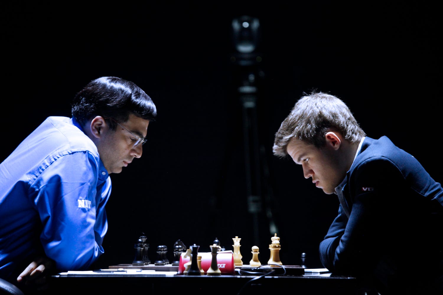 When Grandmasters Blunder. A statistical analysis of chess.