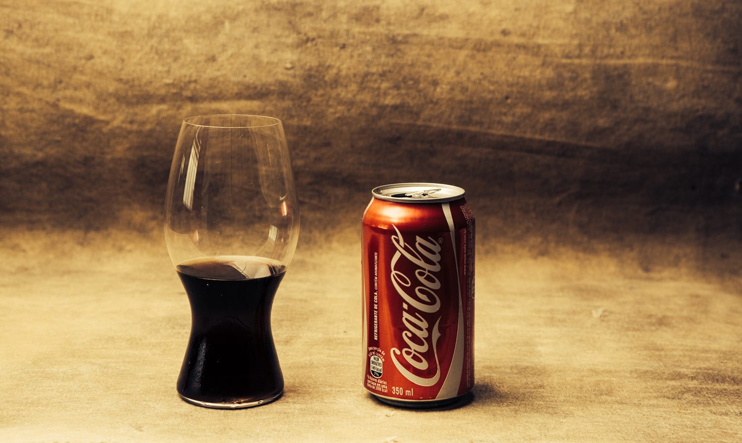 Tem copo certo para tomar Coca-Cola? | by Rafael Tonon | Medium