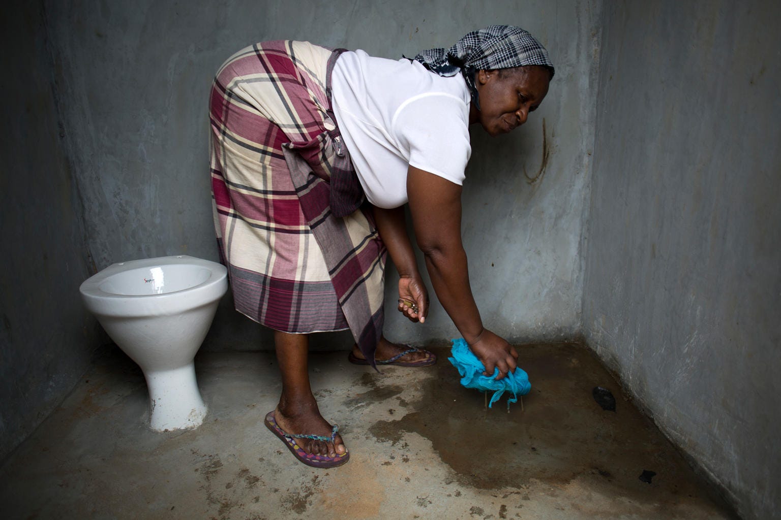 Sabes a dónde va nuestra caca?. Un saneamiento adecuado mantiene sanos… |  by UNICEF | Fotografía y cambio social | Medium