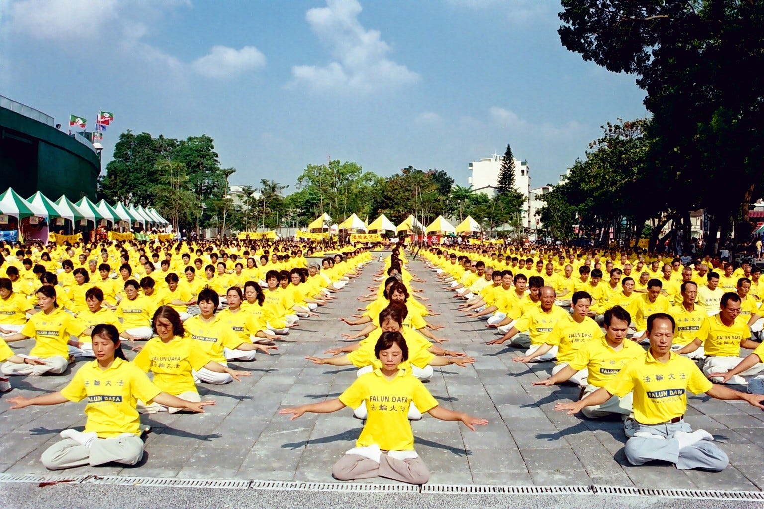 Me and Li — Why I left Falun Gong after being a devoted believer for a  decade | by Ben Hurley | Medium