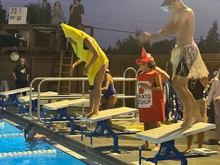 At least now we know who’s the top banana. Author photo.