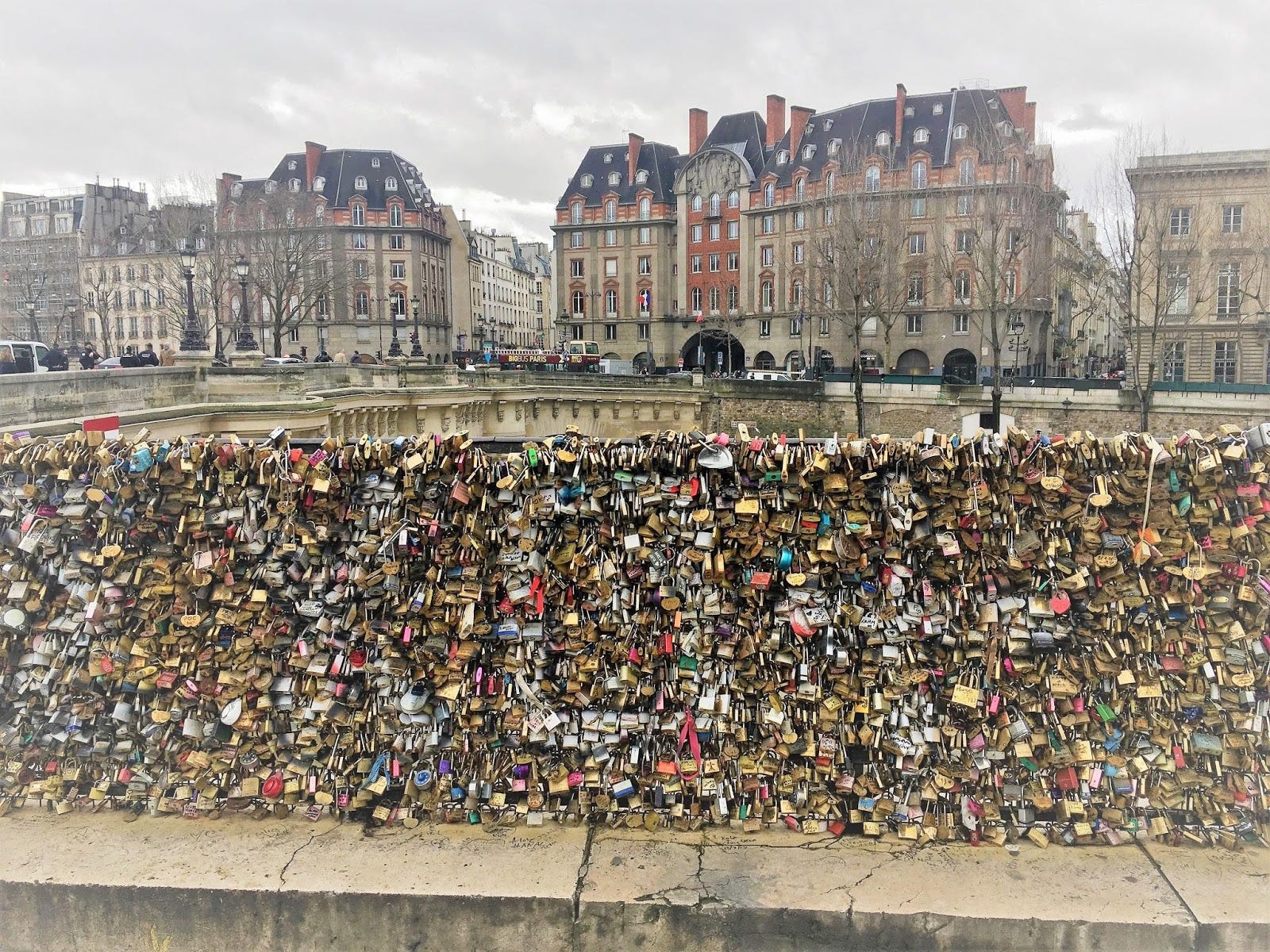 표현 수단, 기록 매체로서 블록체인. 비트코인에 영원을 아로새긴다 | by Eungtae Cho | Medium