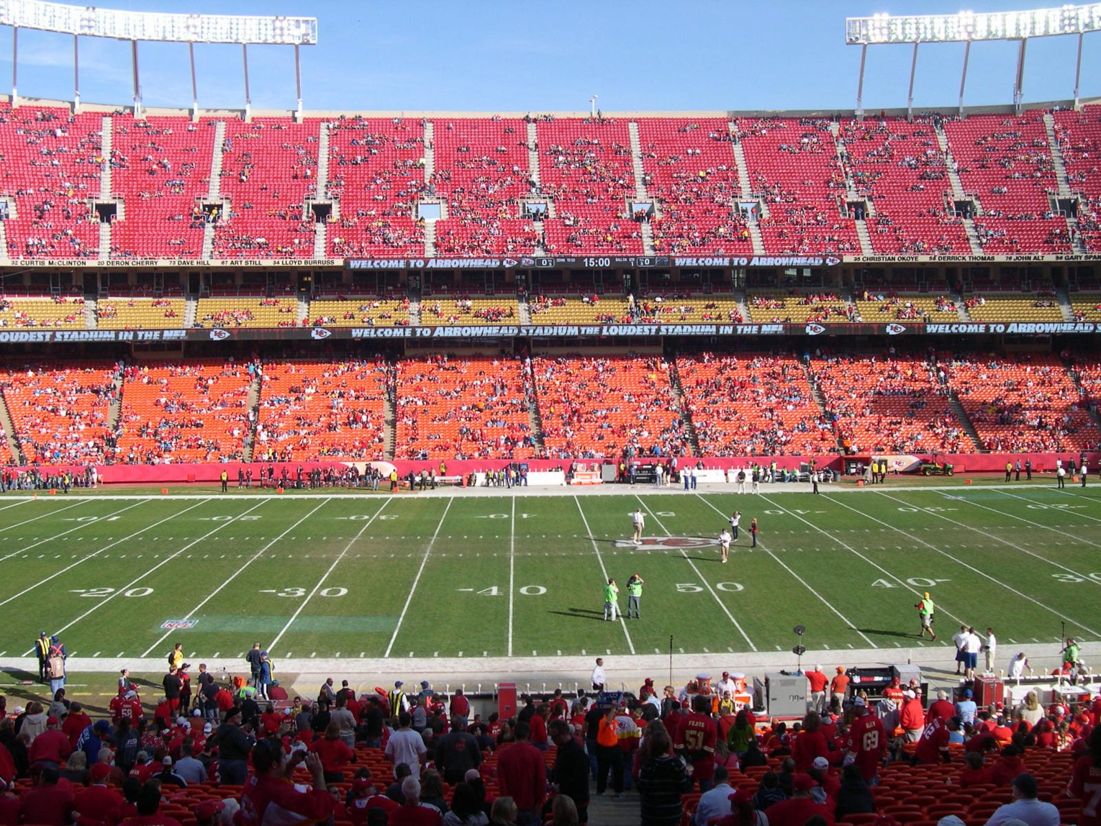 Big Games, Small Crowds. With stadium attendance plummeting, the… | by Dave  Wischnowsky | Medium, image size:1600x1200
