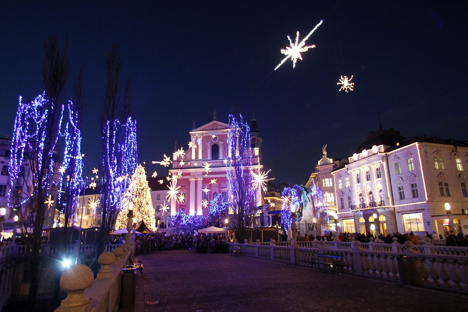 Le date e gli eventi da non perdere nella Lubiana che aspetta il Natale |  by Lovely Trips | LovelyTripsBlog | Medium