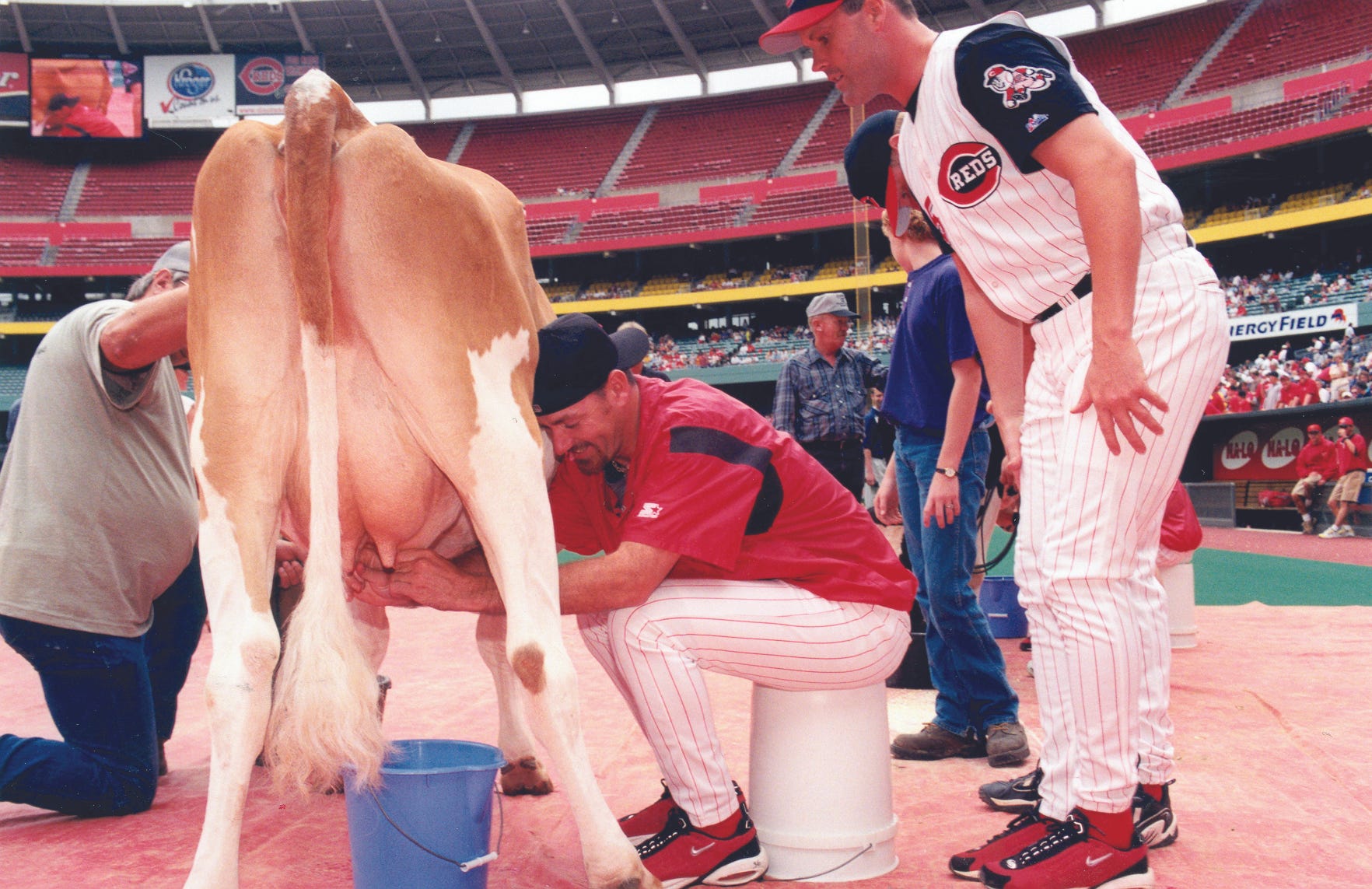 José Iglesias wows Cincinnati Reds teammates with pregame routine