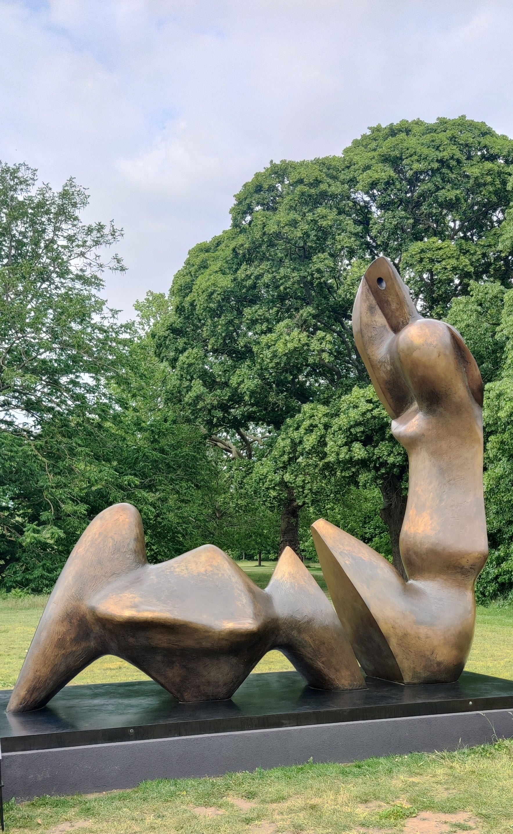 Monumental Mischief at Kew: Henry Moore, Whispered Drama, and the