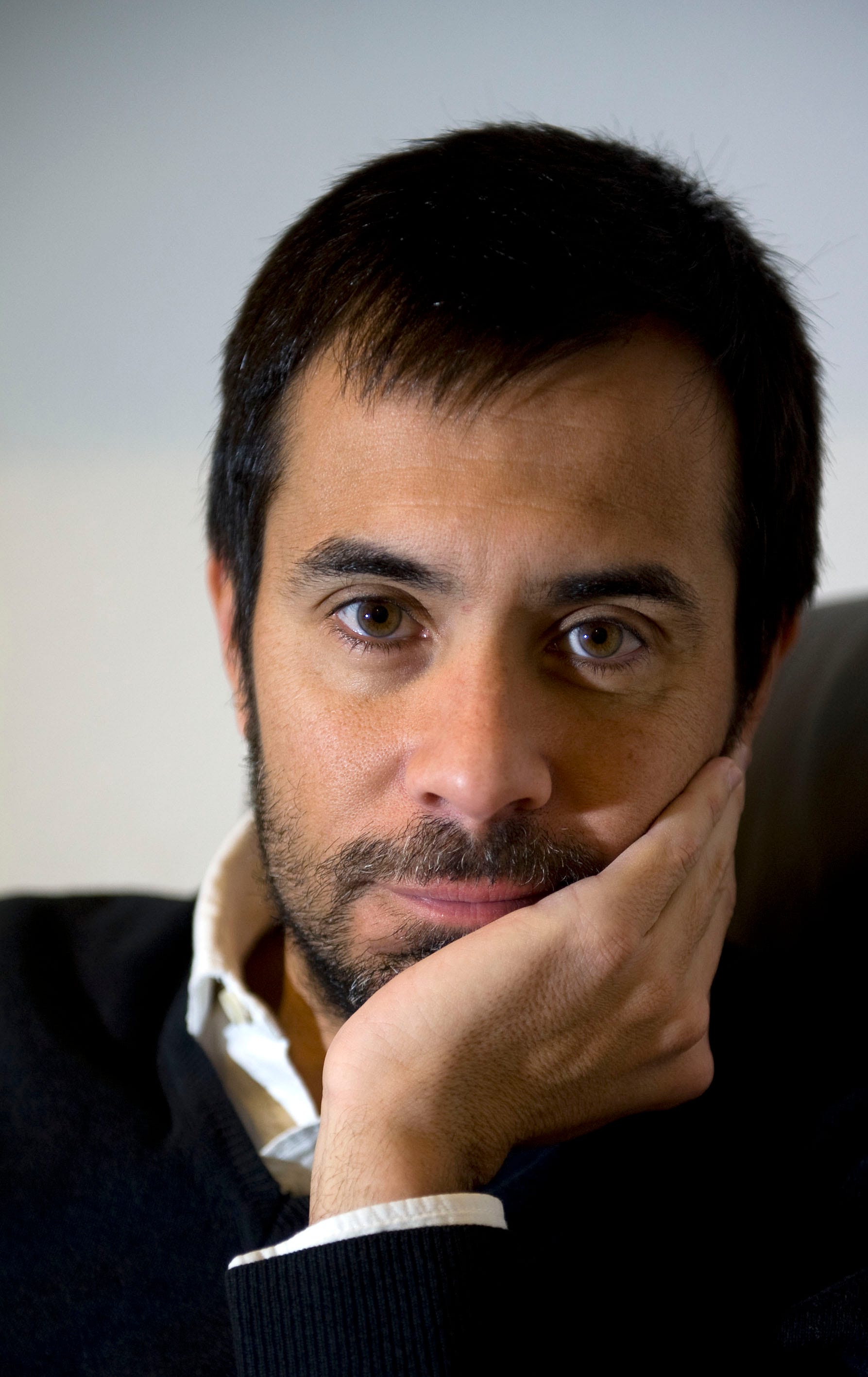 Luis Solano: «Es bueno que los libros nos dejen esa sensación de vacío» |  by Violeta Tomás | El Buscalibros | Medium