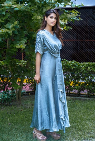 Be an Indo-western fashion lover – Find your favorite dress online