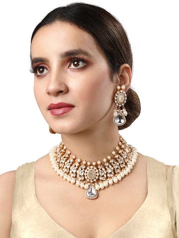 Celebrate in Style: The Allure of Festive Jewellery  by Hrisha Jewels 