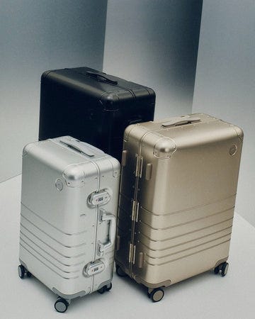Hybrid vs aluminum luggage: what’s the difference?