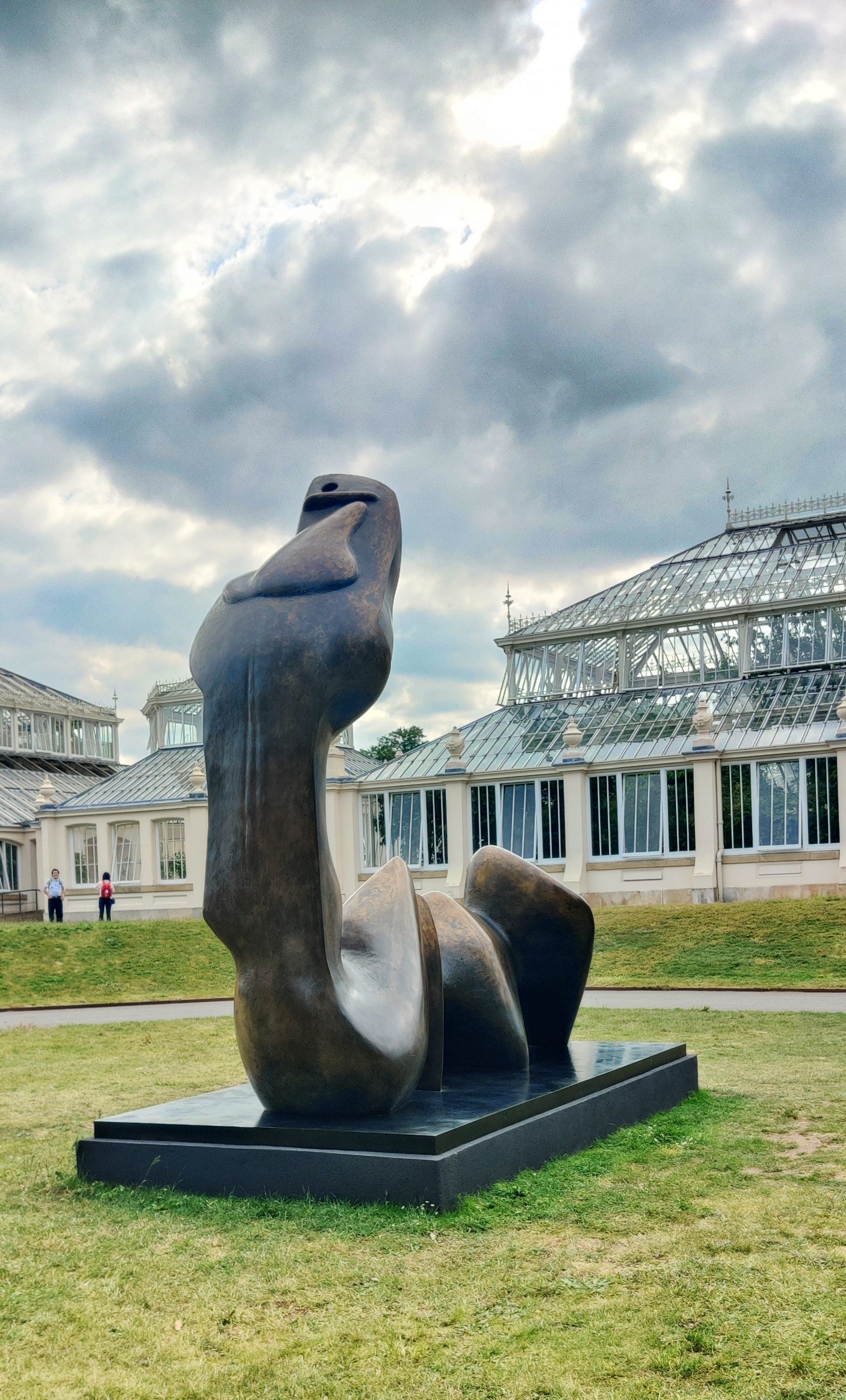 Monumental Mischief at Kew: Henry Moore, Whispered Drama, and the