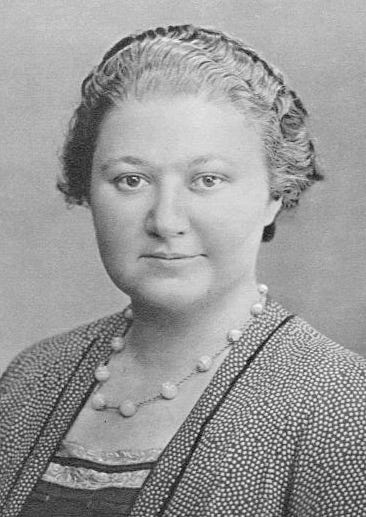I see on Bill Wall's page and on chessmetrics that Vera Menchik is rated  2390 and 2535, respectively. My research is showing she was 2700+. Do you  agree? - Quora