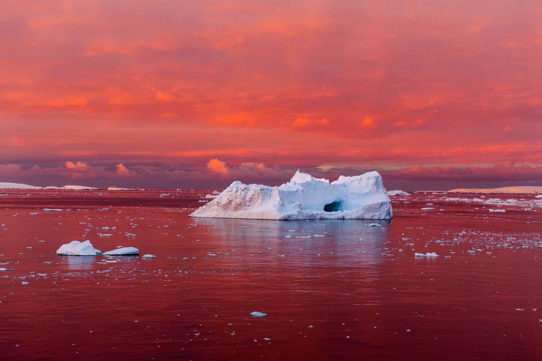 Comment une paire de chaussures peut fissurer l'Antarctique. | by Stan  Muraczewski | Scribe | Medium