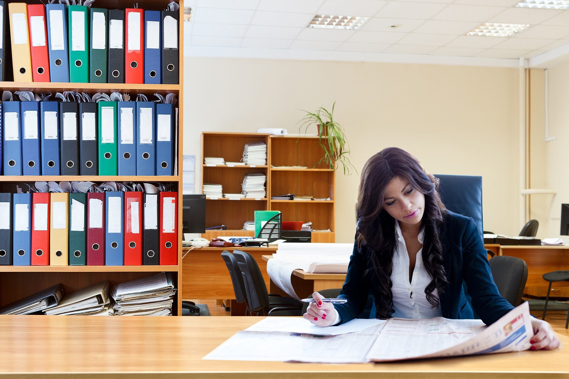 O novo perfil da mulher no Mercado de Trabalho. | by Faculdade dos  Guararapes | Faculdade dos Guararapes | Medium