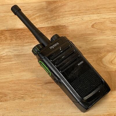 Hytera BL1506 Akku wechseln: Einfache Schritt-für-Schritt-Anleitung