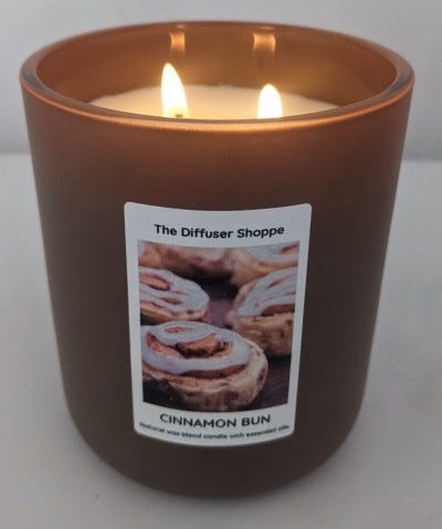 E' MI' TO YON - Cinnamon Bun Scented Candle main image 1