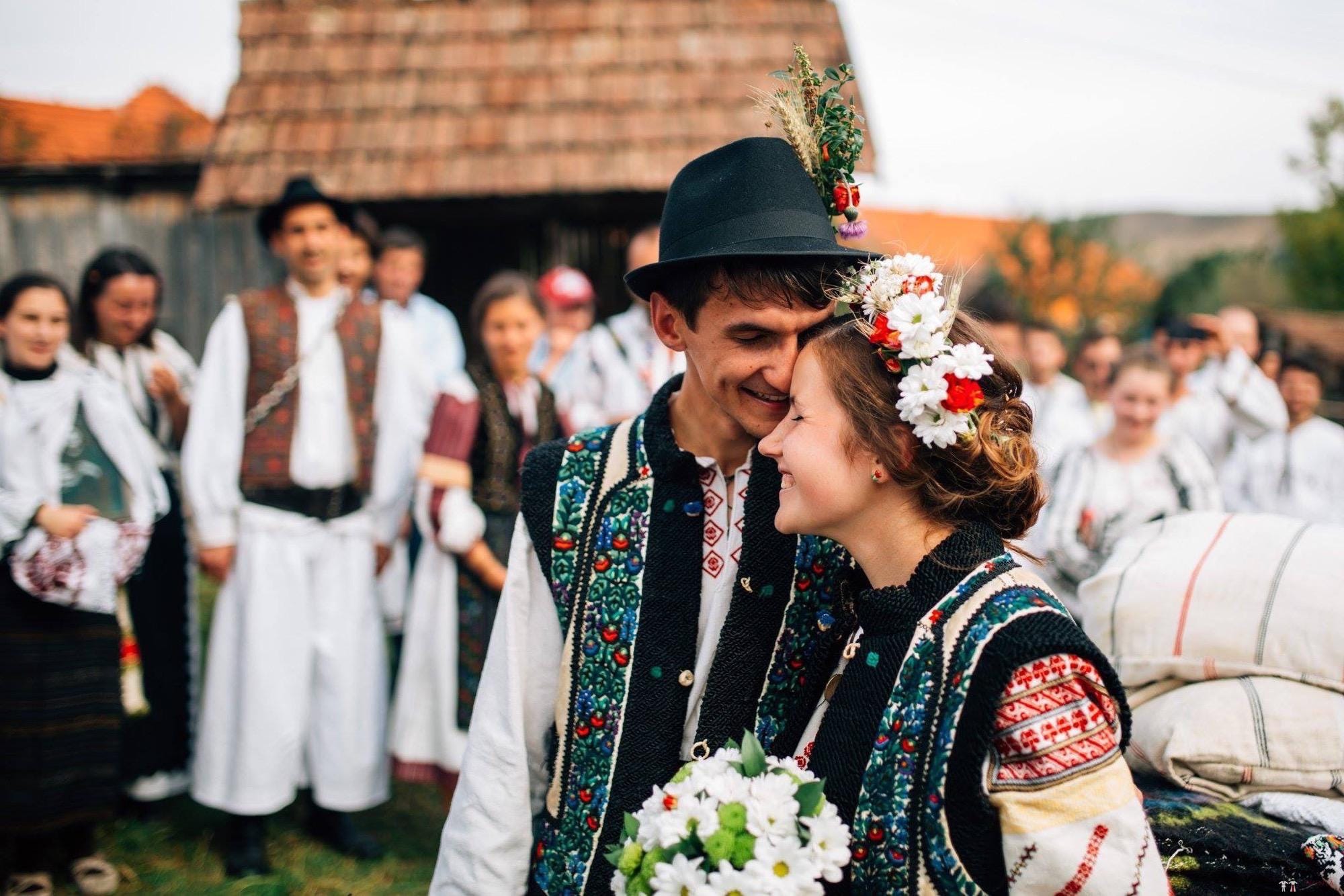 Andreea și Sergiu. Nuntă tradițională în Alba-Iulia | by Echipa Nuntă  Tradițională | Nuntă Tradițională | Medium