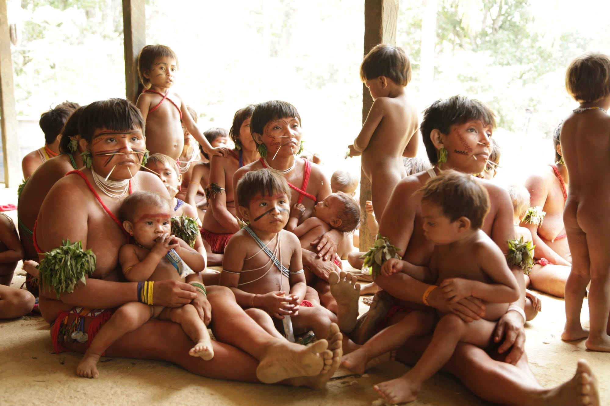 yanomami child The Yanomami people are contaminated with the mercury from gold-digging |  by Instituto Socioambiental | Social Environmental Stories | Medium