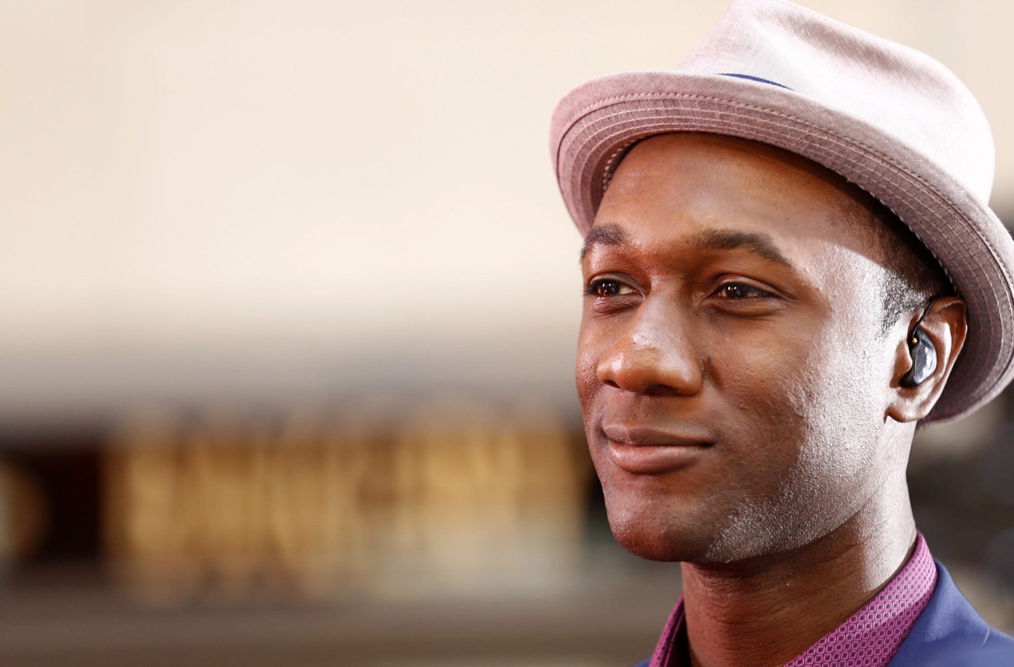 Aloe Blacc Interview - Writing His Hit Songs \, image size:2000x1316