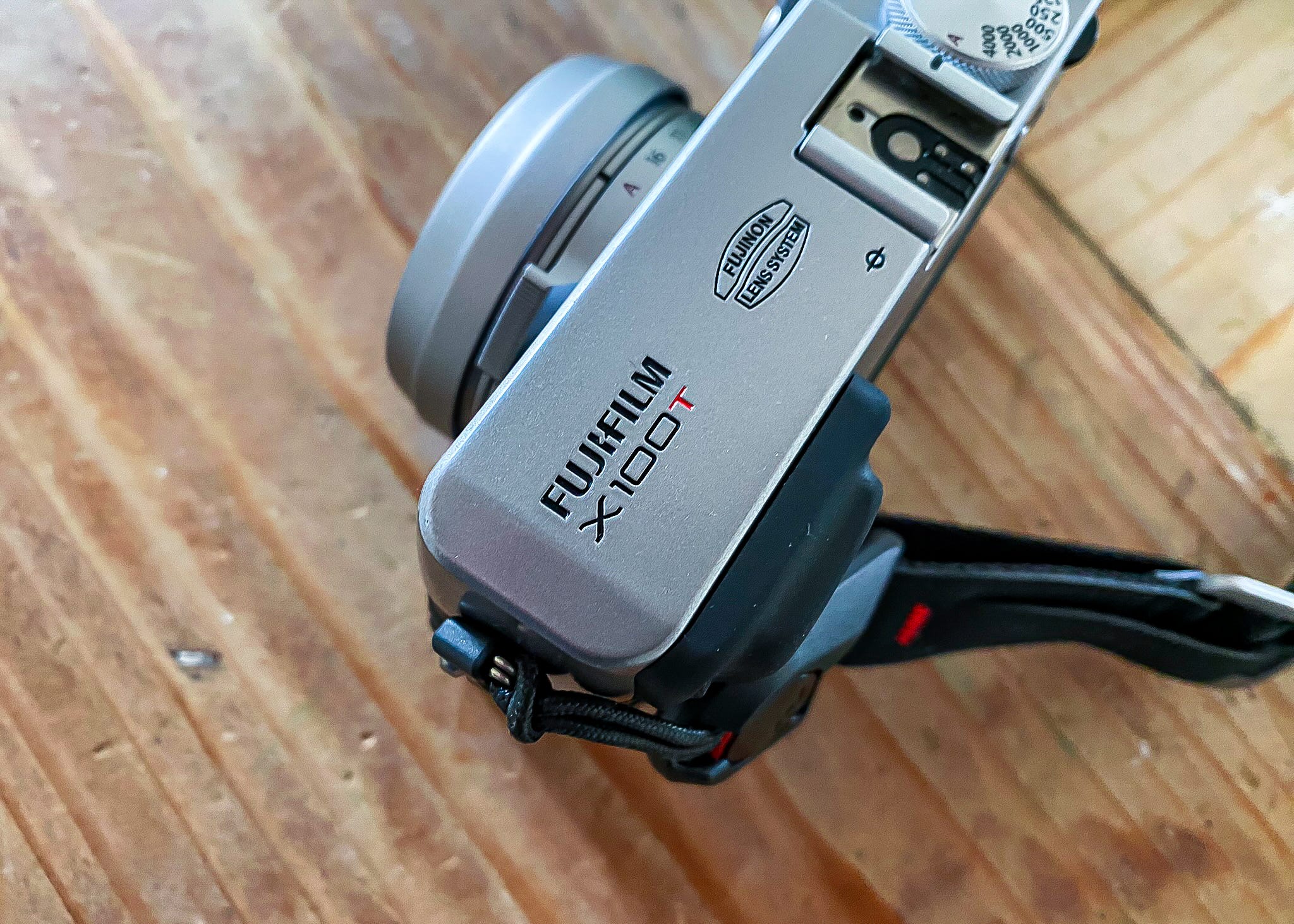 Fujifilm X100T シルバー Fujifilm X100T 16.3 Megapixel Digital Camera Silver X100T SILVER