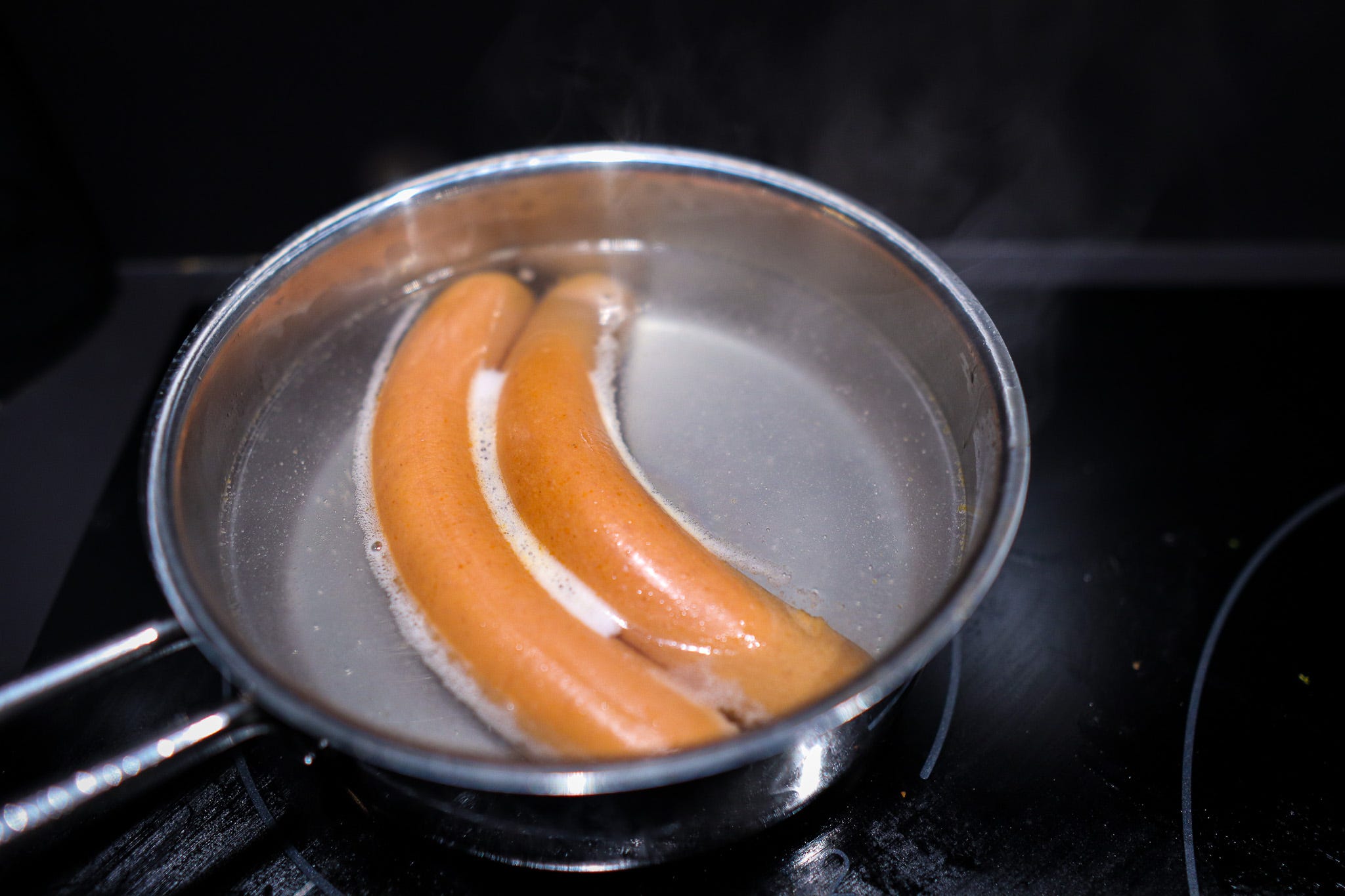 How to Cook Hot Dogs in a Frying Pan: Quick & Tasty Guide