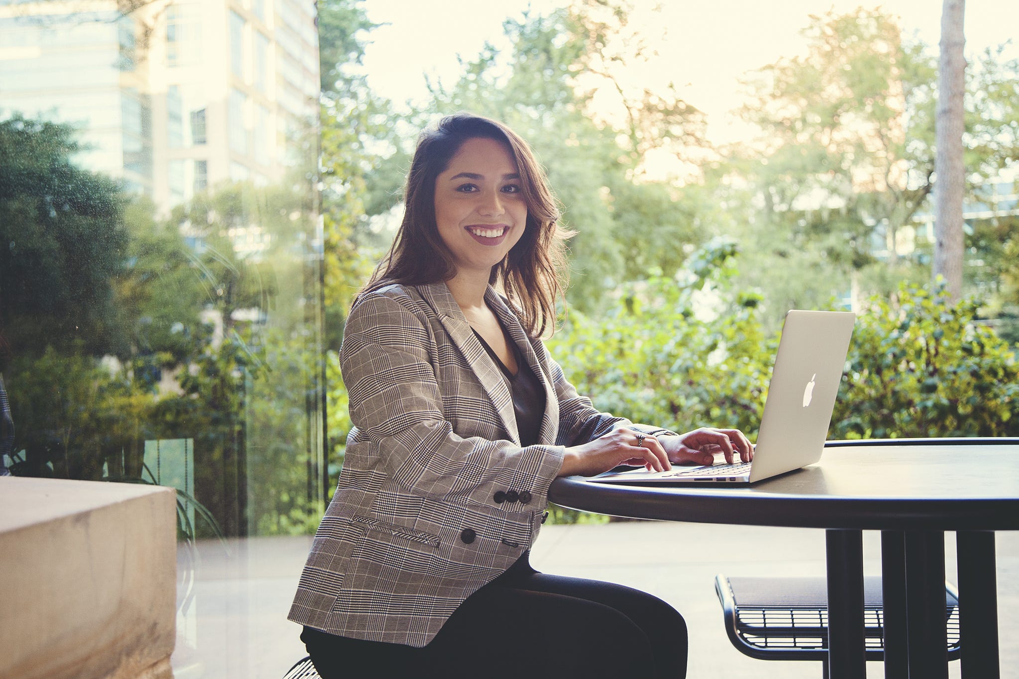 Working Professionals. McCombs' flexible MBA options draw job… | by Texas  McCombs | Texas McCombs News | Medium
