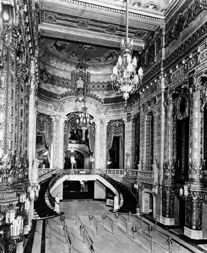 Chicago’s Uptown Theater- Image via Chicago Landmarks