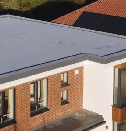 The Advantages of Flat Roofs over Slopped Roofing Types