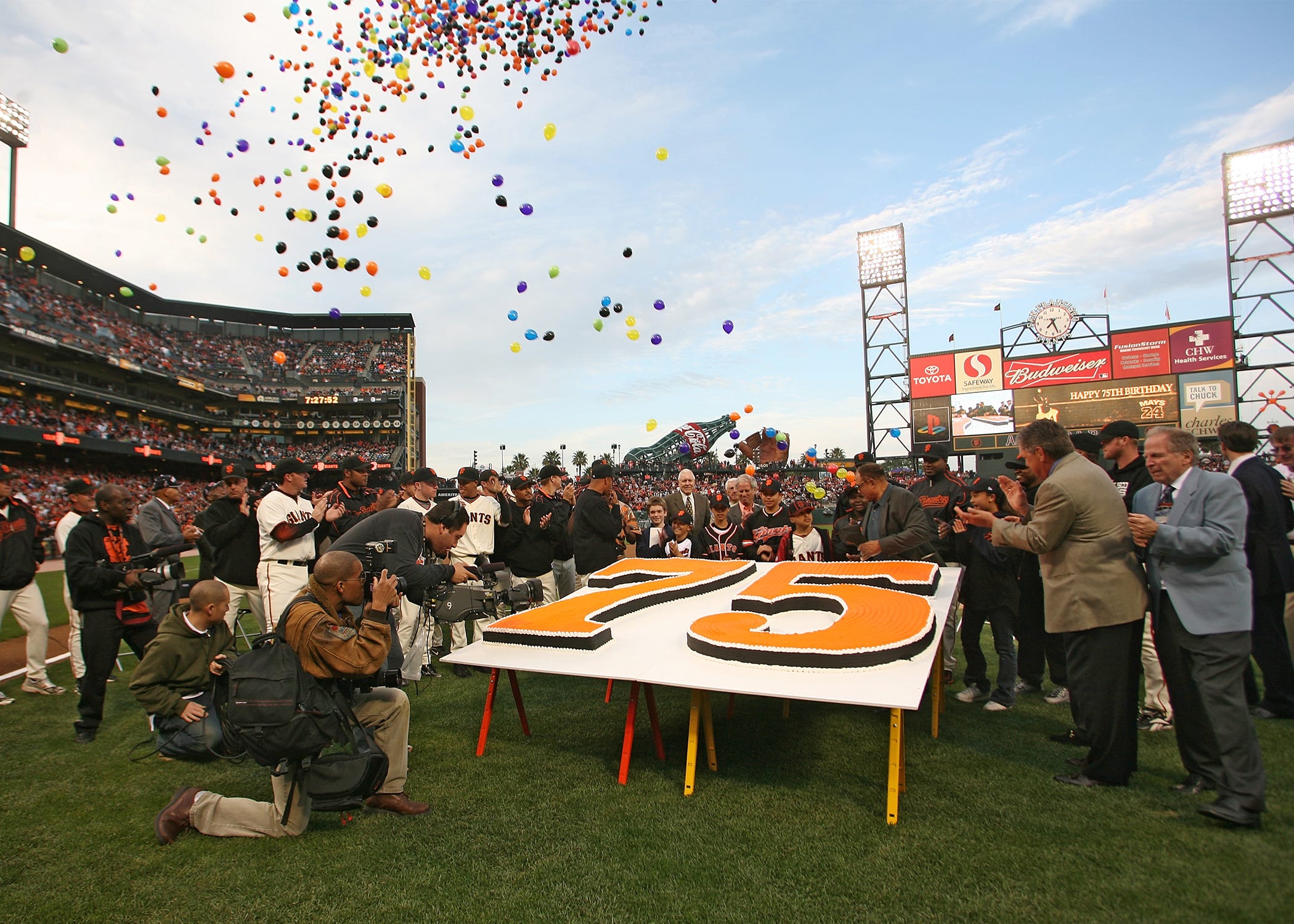 Willie Mays to be honored with cable car named for him