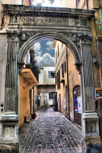 Monumenti di Jesi: Arco del Verroni