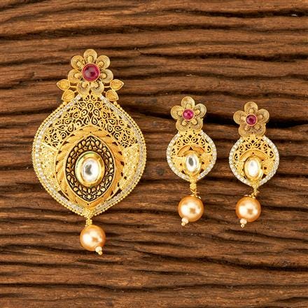 Kundan Pendant Set