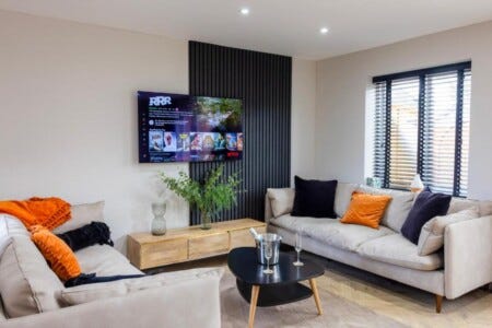 Holiday Lettings UK : Exploring the Luxury Apartments in London and Scotland Cottages