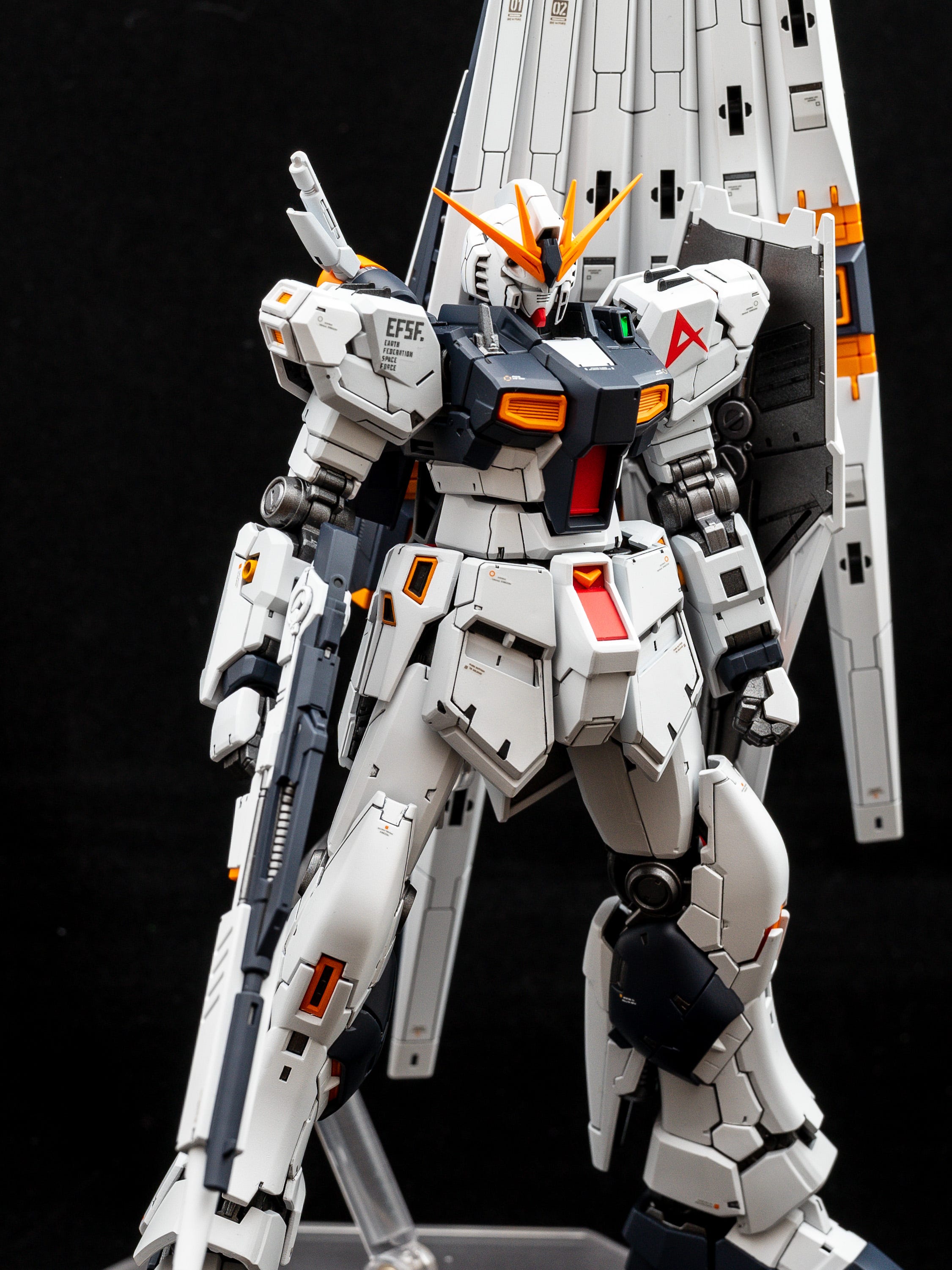 RX-93 rg νガンダム rgサザビー　塗装済み完成品 RGνガンダムとRGサザビーを同時に作り、むしろ温かくて安心を感じる