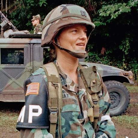 Captain Linda Bray in Panama, 1989, the first American woman to lead troops in battle — Image courtesy of Wikipedia