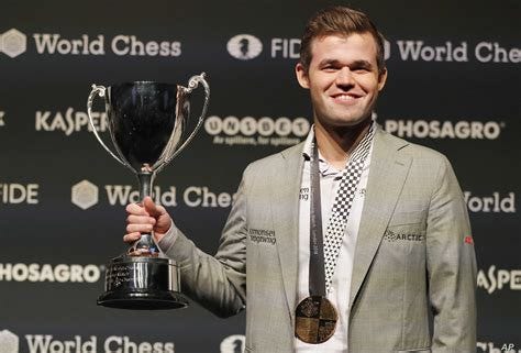 Magnus Carlsen and Garry Kasparov promote chess in Norwegian