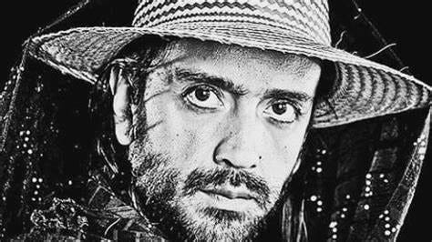 “Emancipación Armónica y Contrapunto Psicodélico: El Camino de la Música hacia la Libertad…