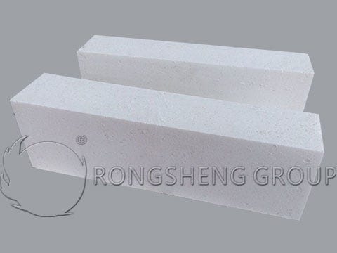 Difference between Corundum and Corundum Mullite — RS Refractory Materials