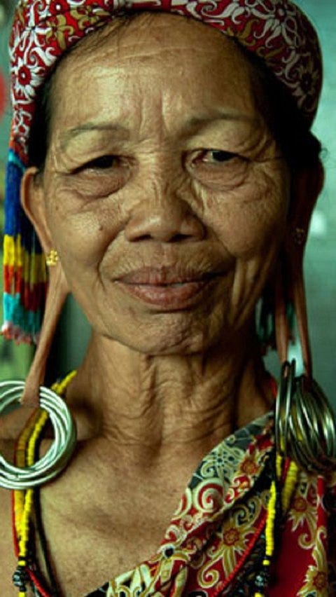 Apang Aruu : Telinga Panjang Tradisi Suku Dayak Kayaan